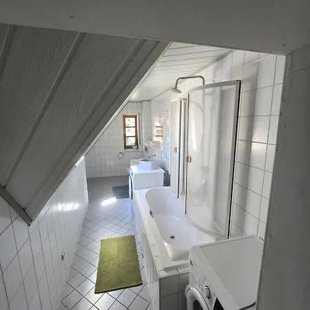 Haus 8 度假居 *