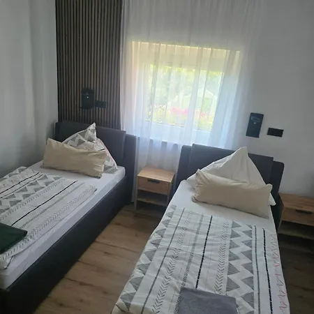 Haus 8 度假居 Lauterhofen